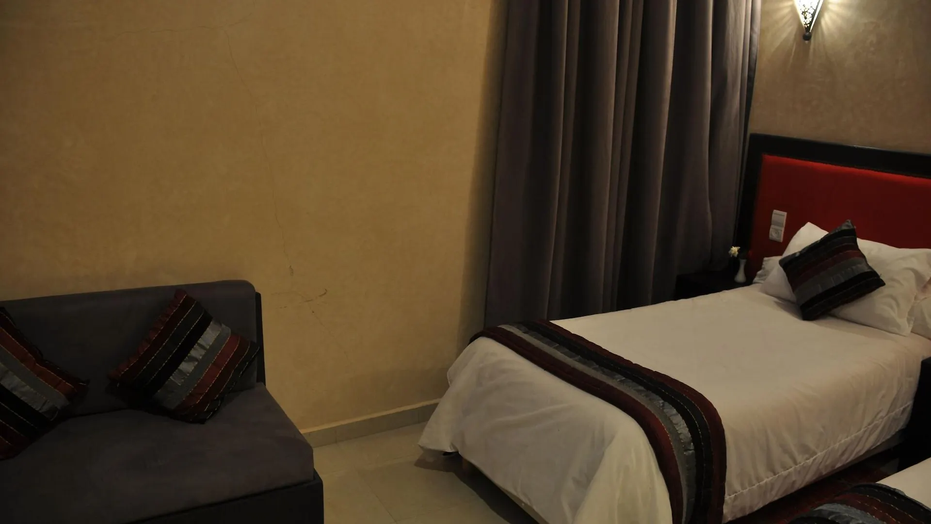 Hotel Mechouar Plaza As-Sawíra